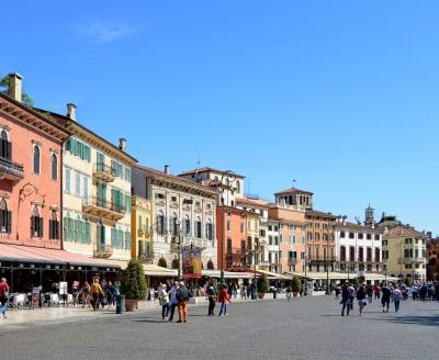 3453_piazza-bra-3.jpg